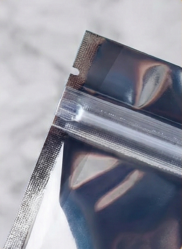 U-SHAPED TEAR NOTCH